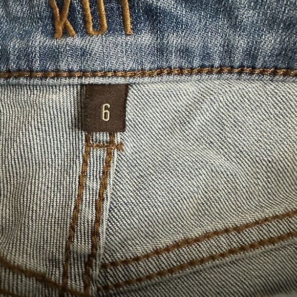 Kut from the Kloth High Rise Lightly Distressed Denim Shorts -‎ Size 6 - Picture 9 of 9
